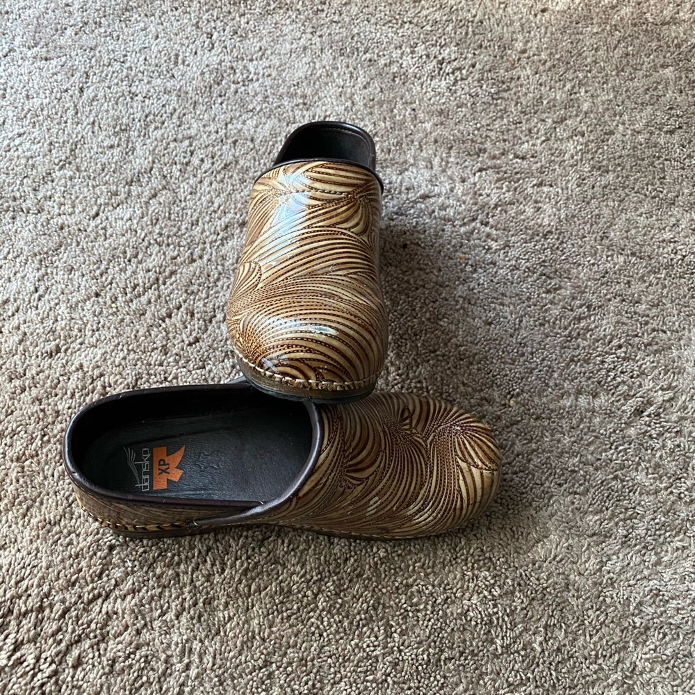 Dansko XP Nursing Shoes